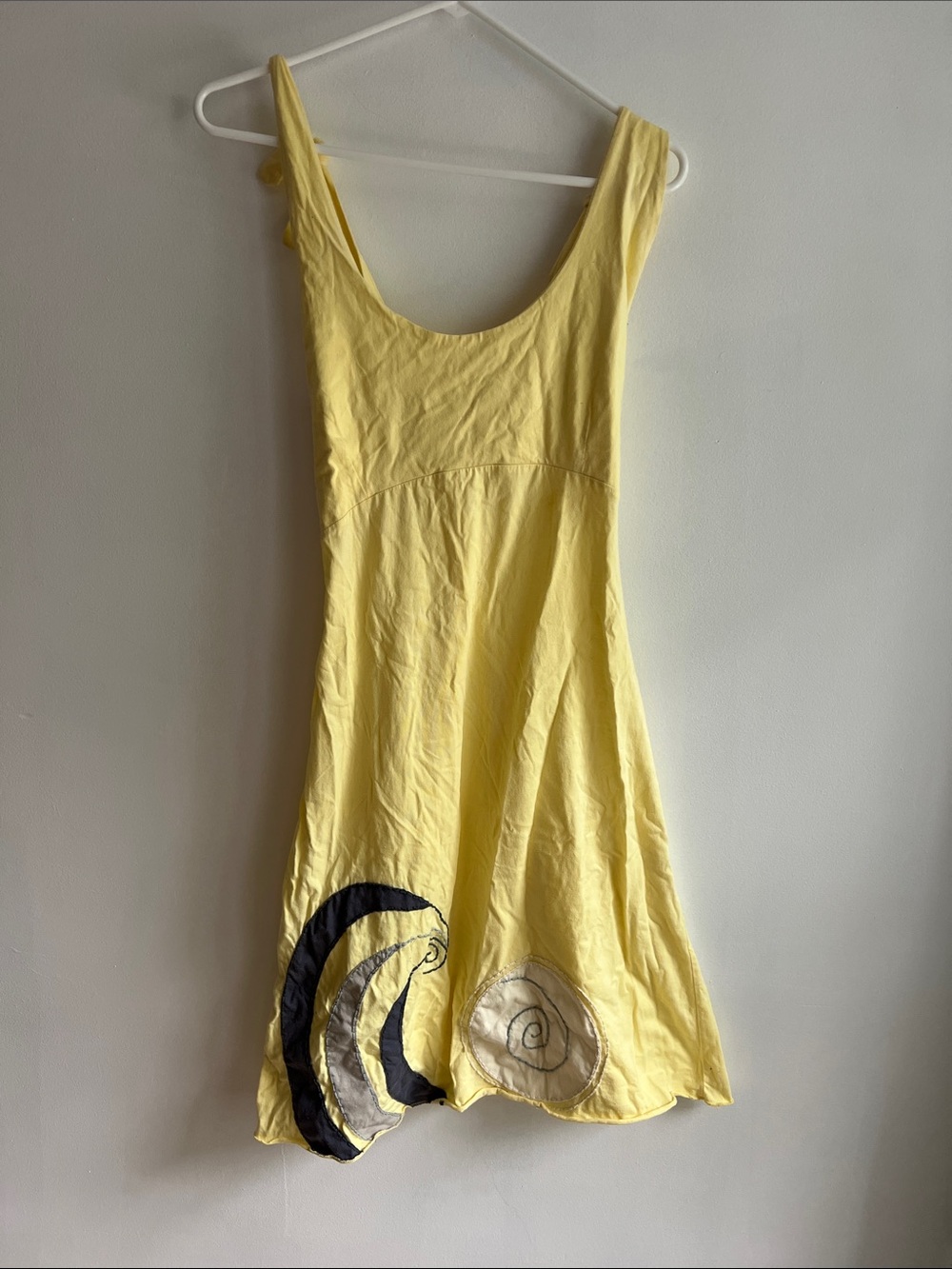 Women’s Yellow Sleeveless Scoop-Neck Dress Top